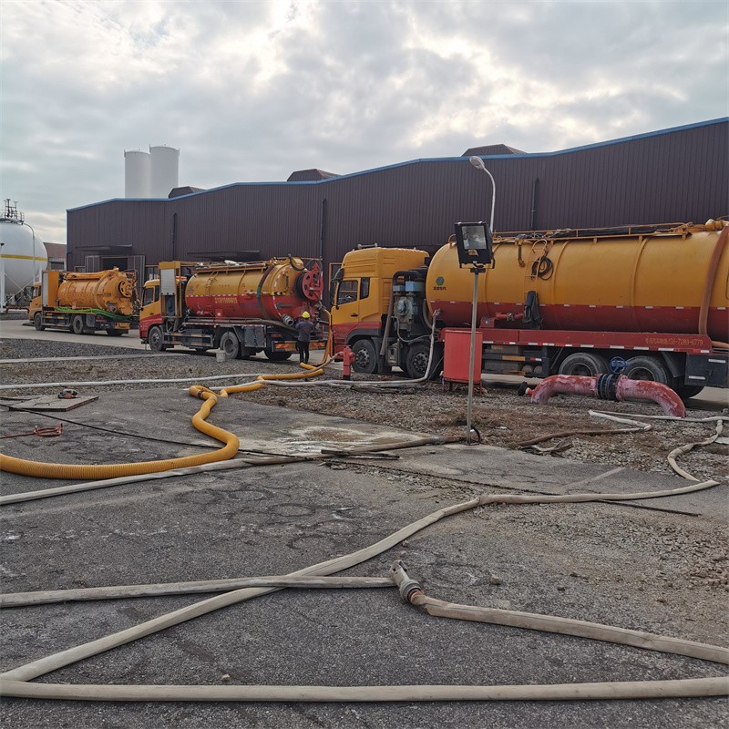 阳朔污水池清理