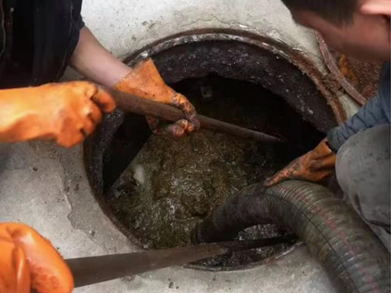 阳朔清理化粪池时如何避免沼气的危害?